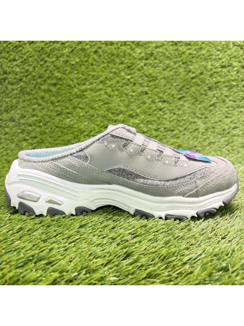 Skechers D'Lites Resilient Womens Size 7 Gray White Athletic Slip On Mule Shoes - Picture 4 of 9